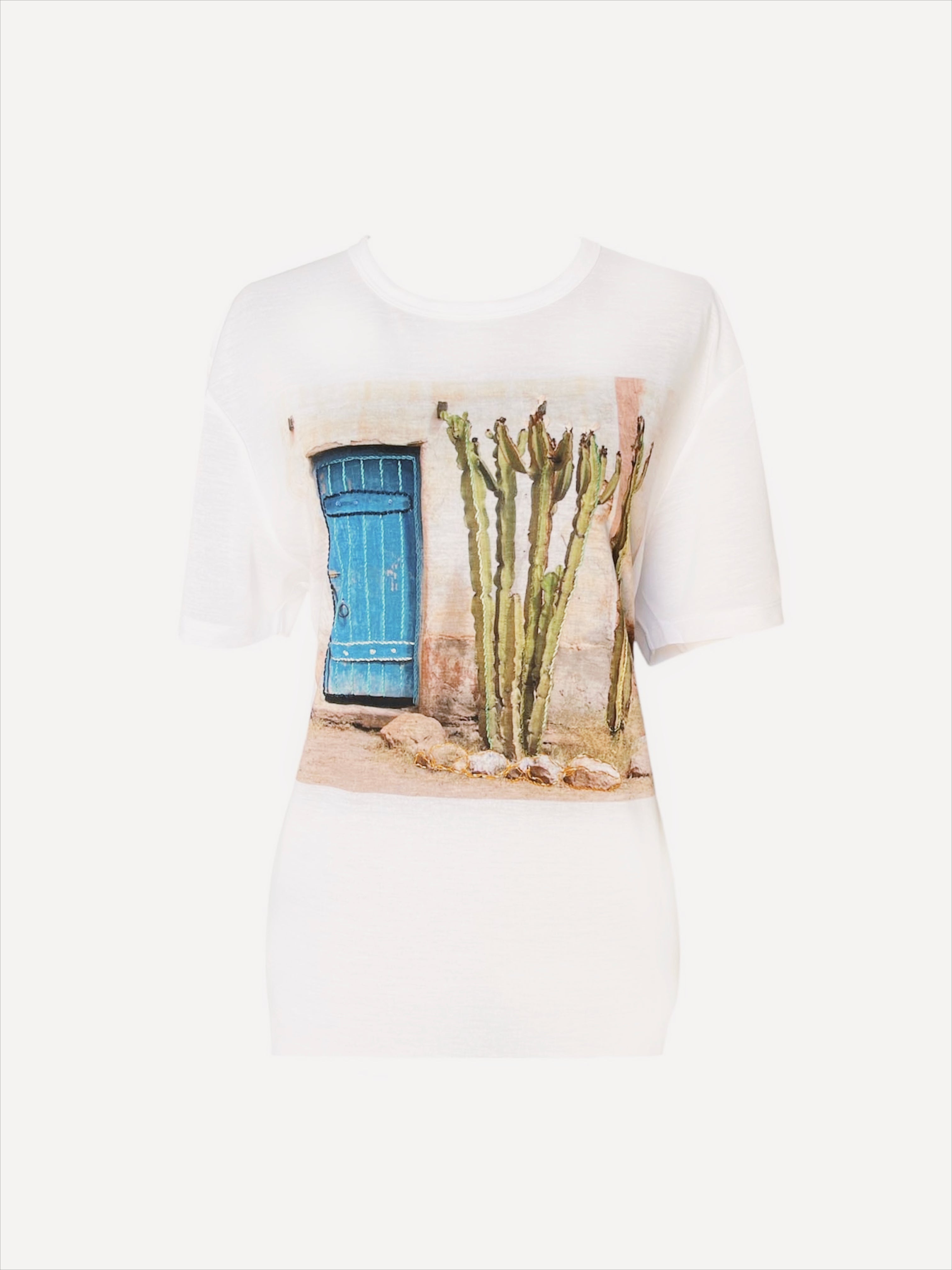 Camiseta detalles bordados.